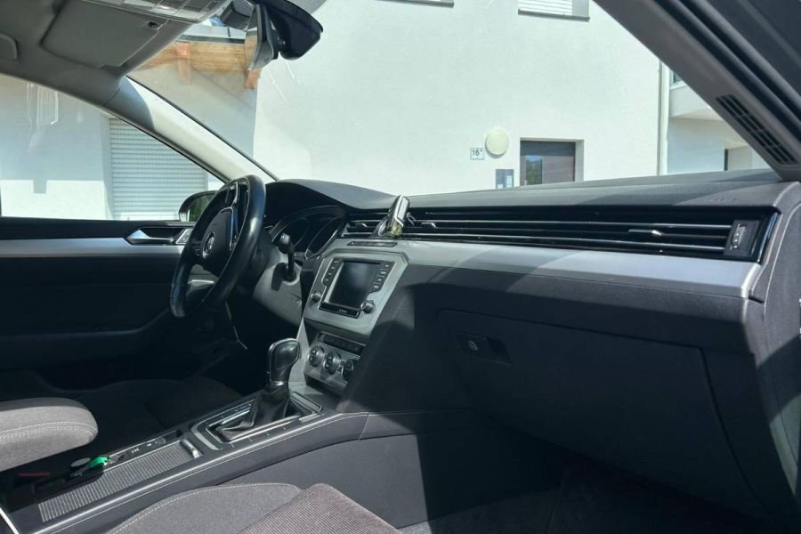 VW Passat Variant (BJ 2015) - Bild 5