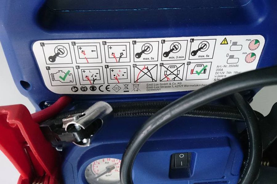 Altes Auto Starthilfe Ladegerät - Bild 4