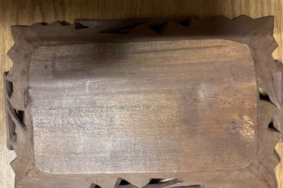 Altes Holztablett handgeschnitzt ,,Bruneck, - Bild 2