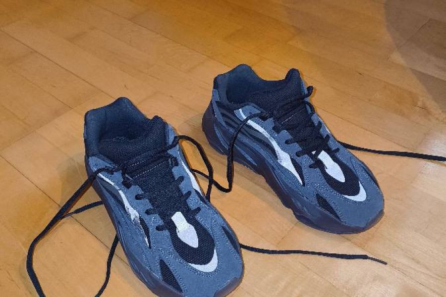 Yeezy Boost 700 V2 'Vanta - Bild 5