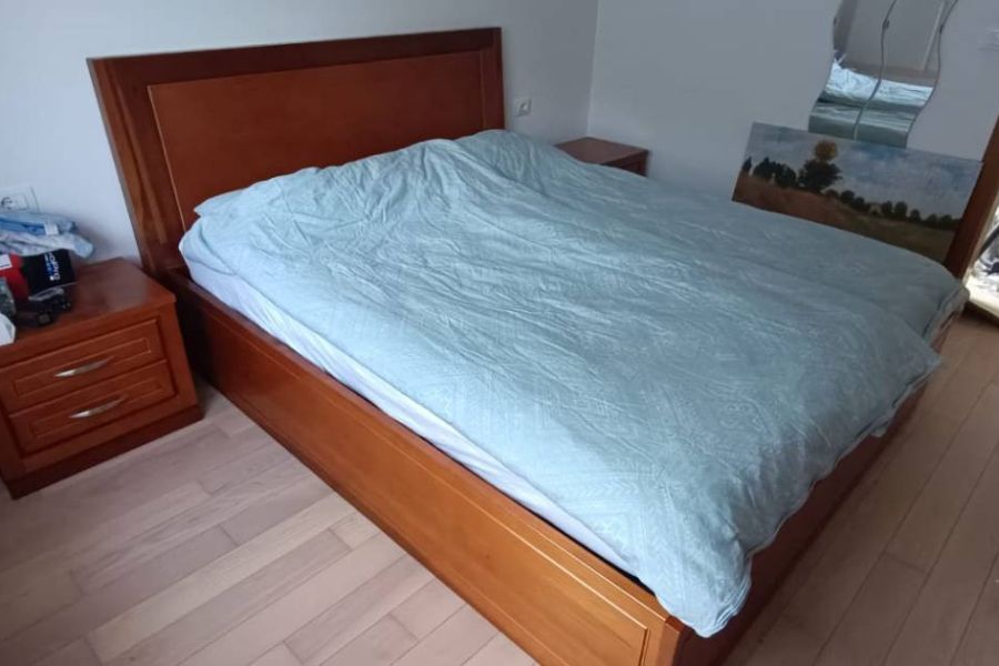 Doppelbett mit Stauraum + 2 Nachtkästchen zu verkaufen - Bild 1