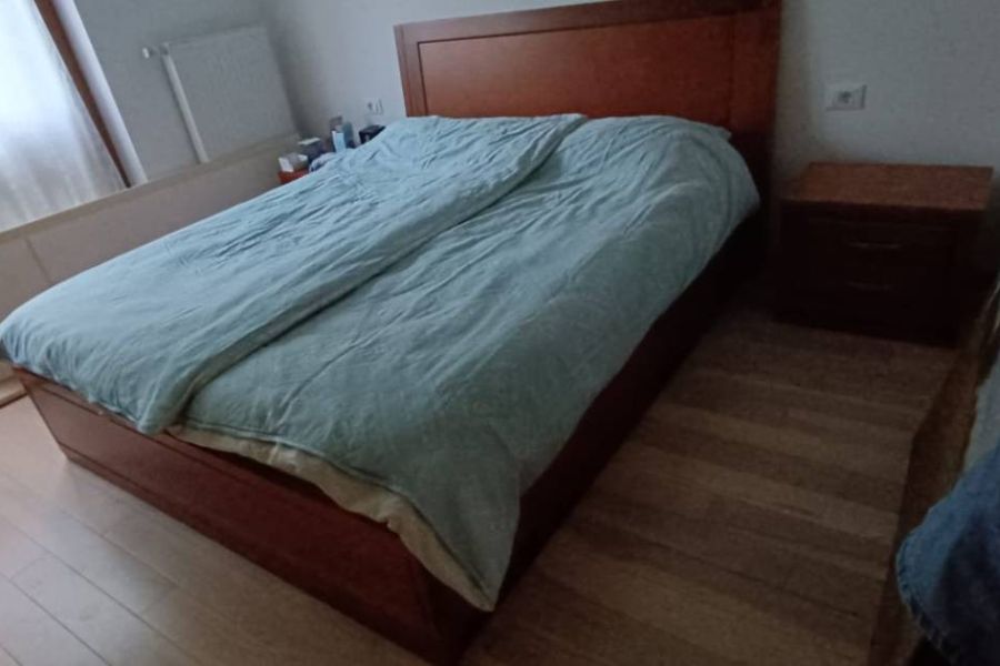 Doppelbett mit Stauraum + 2 Nachtkästchen zu verkaufen - Bild 5