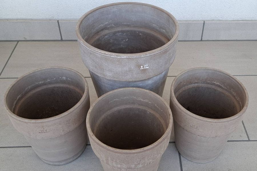 4 gebrauchte Ton Blumentöpfe - Bild 1