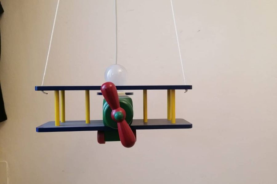 Kinderzimmer-Deckenlampe "Flugzeug" von Massive – Bunte Hängelampe - Bild 1