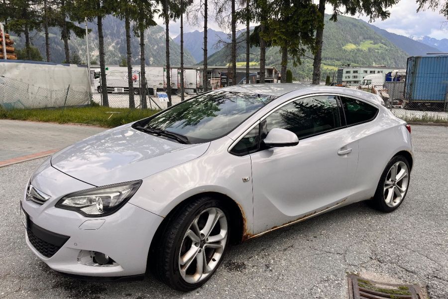 Opel Astra GTC S 3P 2.0 CDTI - Bild 2