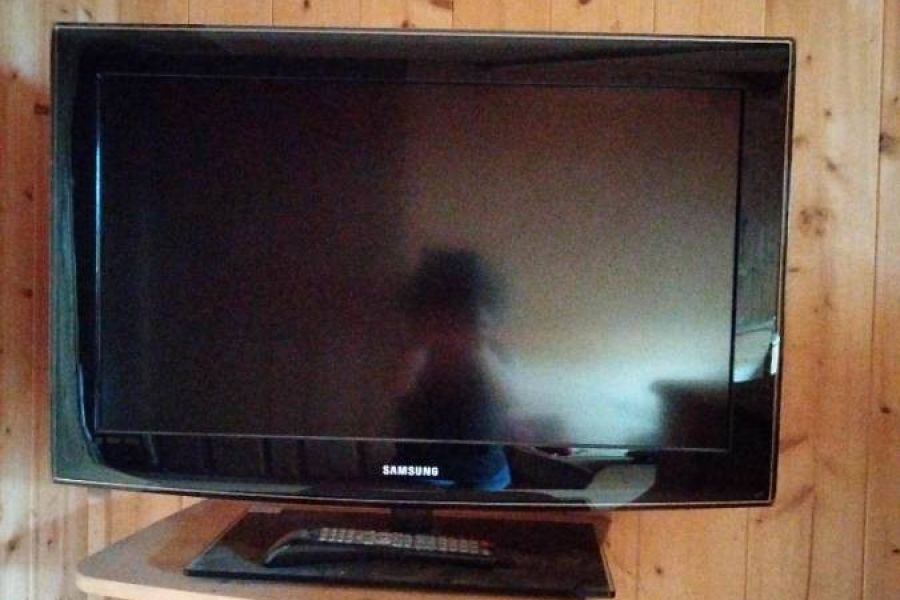Samsung Fernseher 32'' (ca.80cm diagonal) - Bild 1