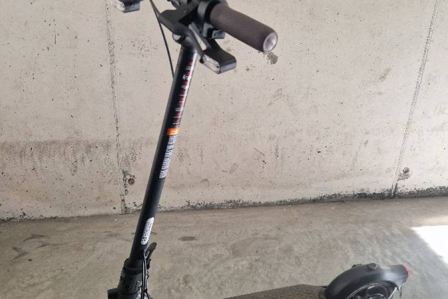 E-Roller neuwertig - Bild 1