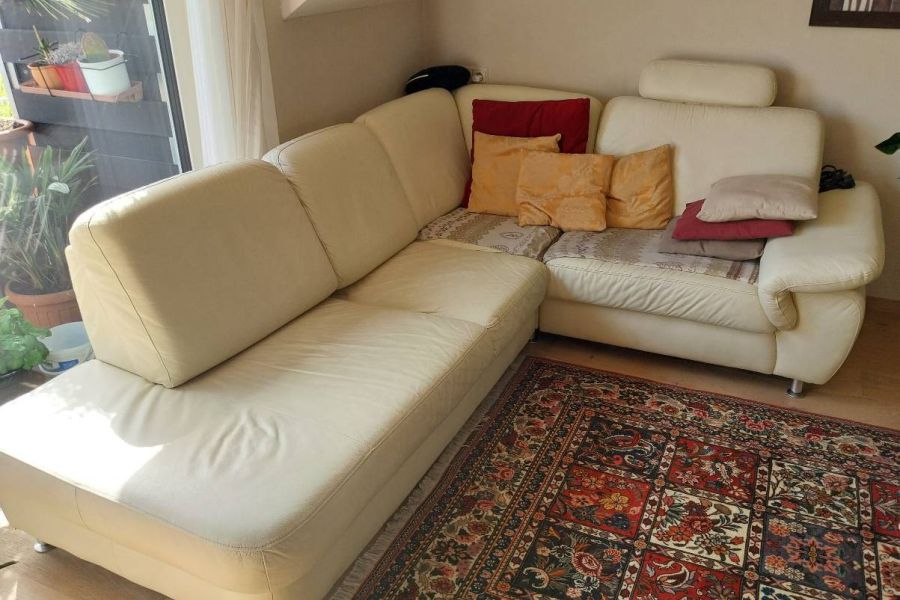 gebrauchte Eckcouch Echtleder cremefarben 2m x 2,40m x 0,95 m T - Bild 1