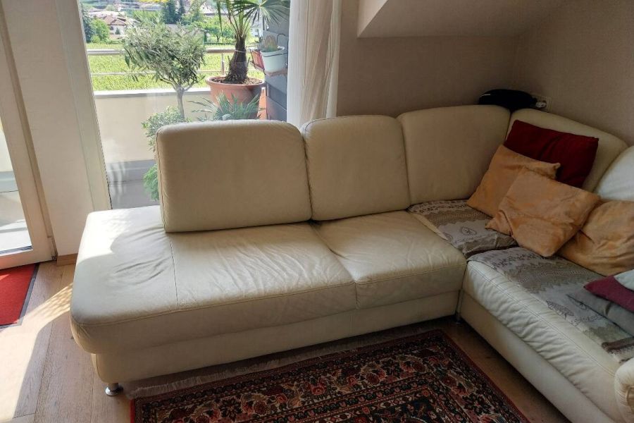gebrauchte Eckcouch Echtleder cremefarben 2m x 2,40m x 0,95 m T - Bild 2
