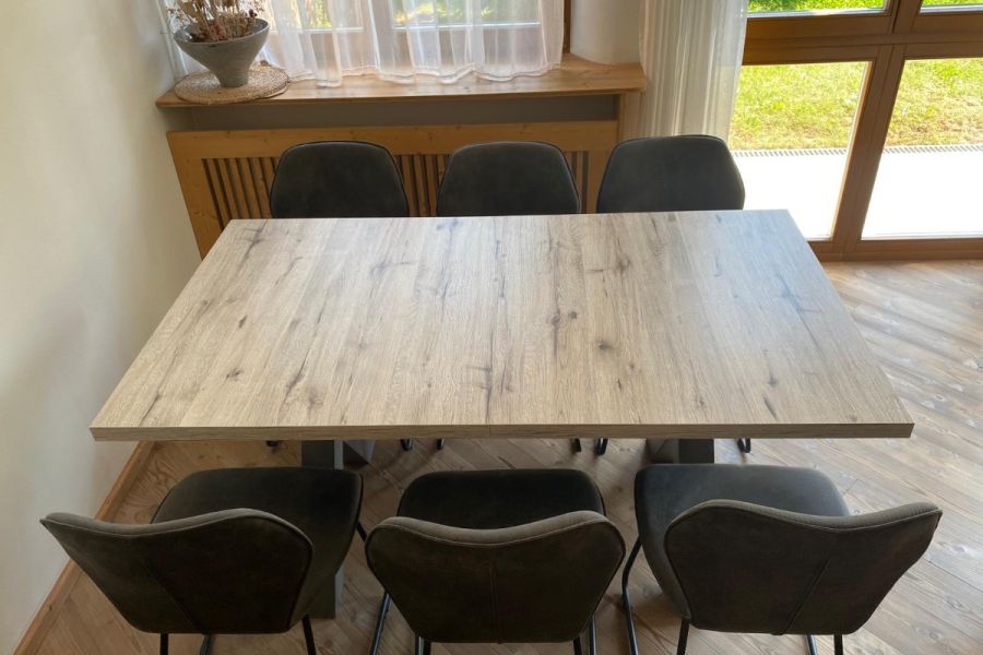 Ausziehbarer Tisch mit 6 Stühlen-wie neu - Bild 2