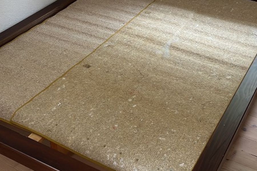 Zu verschenken 140x200cm mit Matratze und Rost, Spannbettlaken 2x… - Bild 1