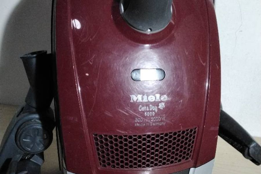 MIELE STAUBSAUGER CAT & DOG 2000 Watt - Bild 2