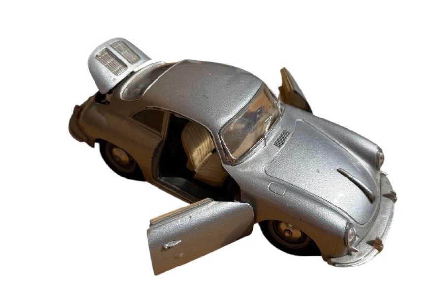 Porsche 356 B Modellauto 1:24 von Bburago - gebraucht, Made in Italy - Bild 5