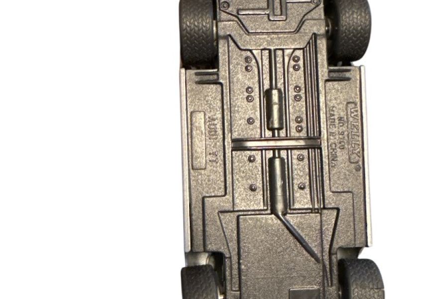 Audi TT Modellauto 1:43 – Welly – Sammlerstück in Silber - Bild 4