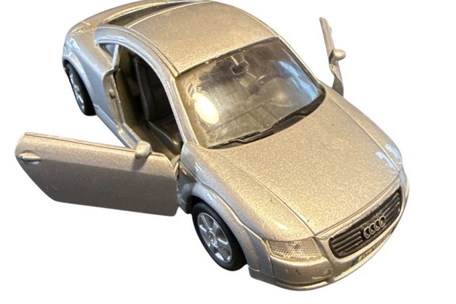 Audi TT Modellauto 1:43 – Welly – Sammlerstück in Silber - Bild 5