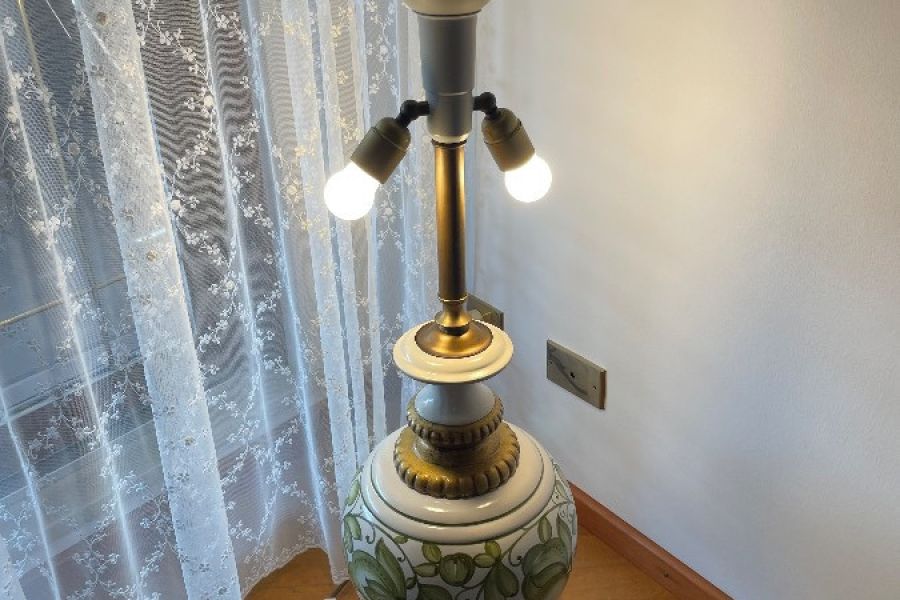 Stilvolle Stehlampe aus Keramik handbemalt - Bild 1