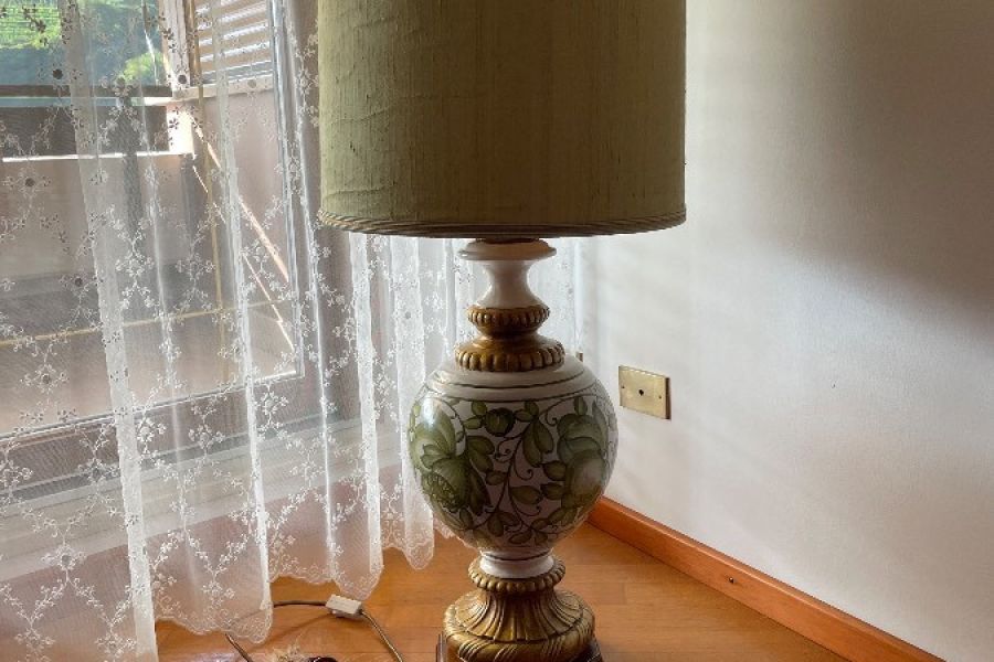 Stilvolle Stehlampe aus Keramik handbemalt - Bild 3