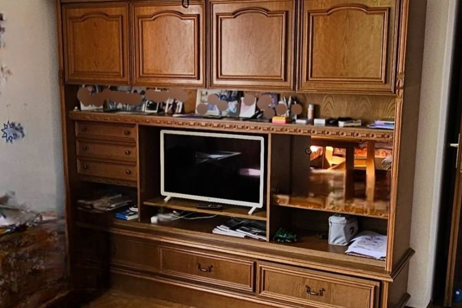 Antiker massiver Wohnzimmerschrank - Bild 1