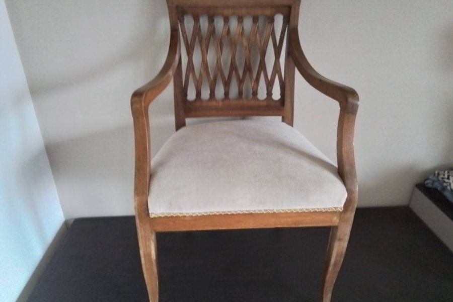 Biedermeier Stuhl in Nussholz - Bild 1
