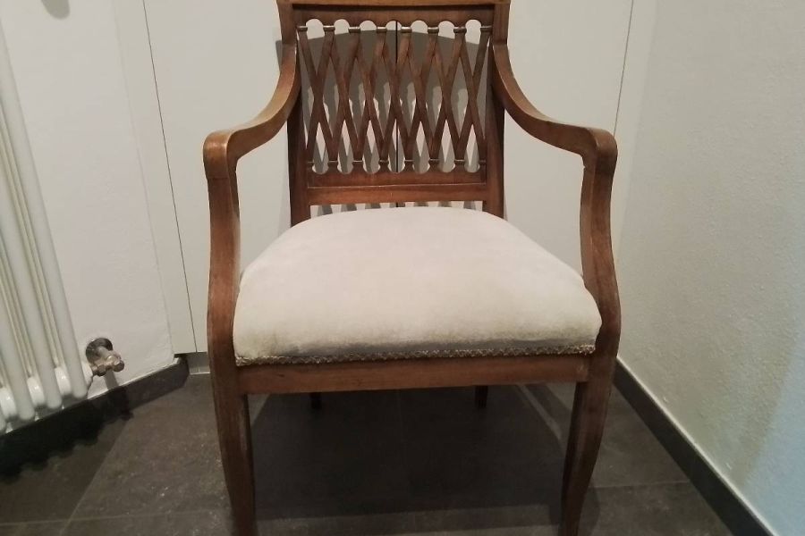 Biedermeier Stuhl in Nussholz - Bild 4