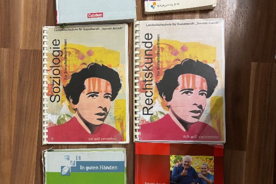 Schulbücher "Hannah Arendt" - Bild 1