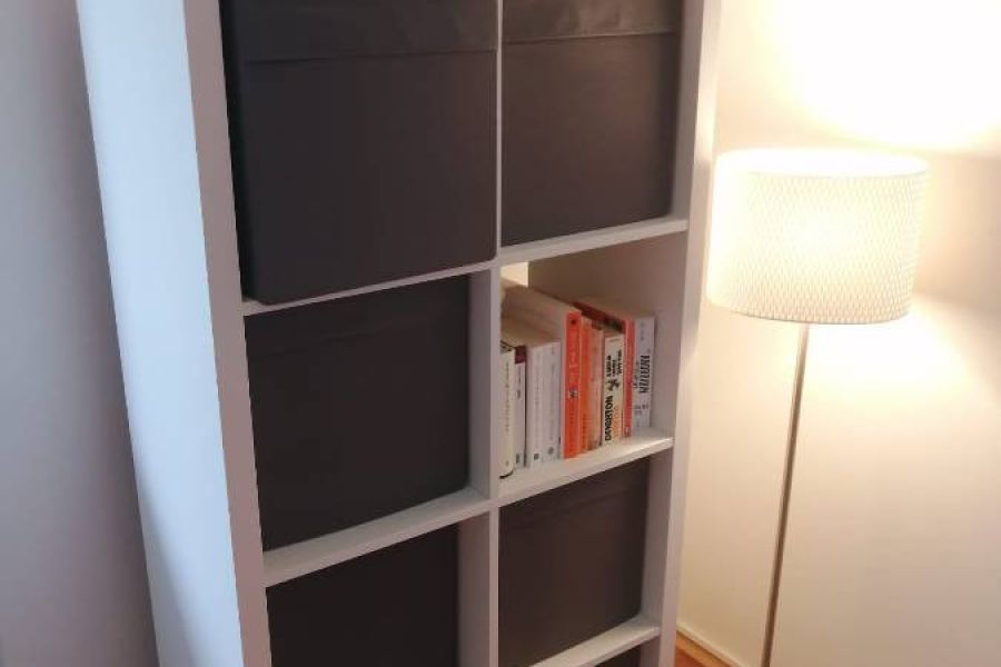 Kallax Regal und Lampe - Bild 2