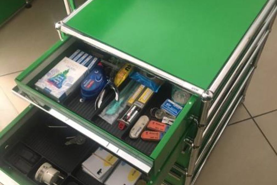 Büroeinrichtung der Firma USM Haller Schweiz zu verkaufen - Bild 3