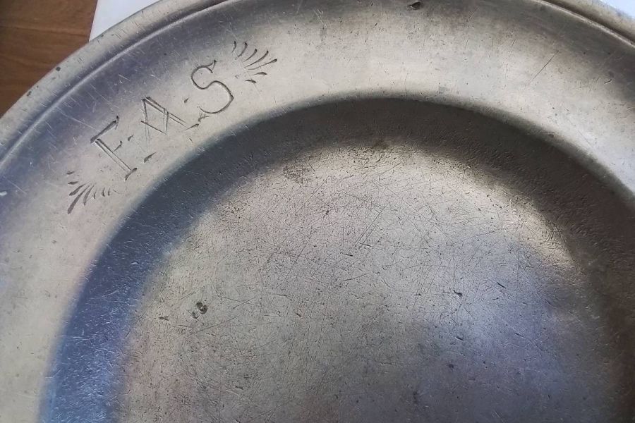 Zwei alte Teller - Bild 2