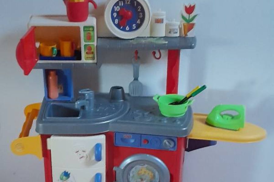 Spielküche günstig inklusive Geschirr, Bügelbrett uswabzugeben - Bild 3