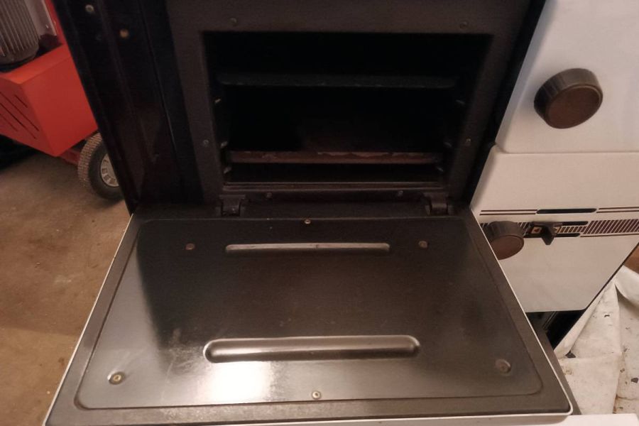 Holzherd in sehr gutem Zustand - Bild 3