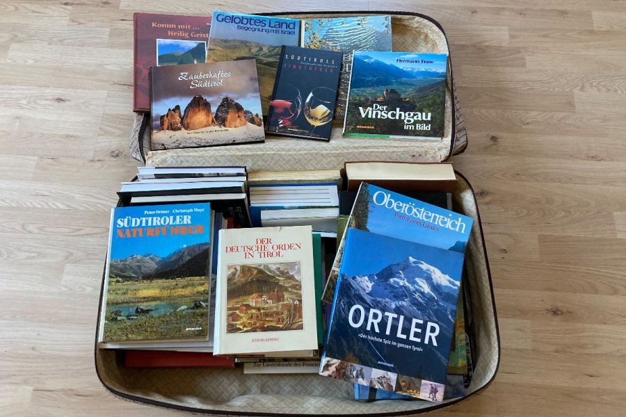 Diverse Bücher abzugeben - Bild 1
