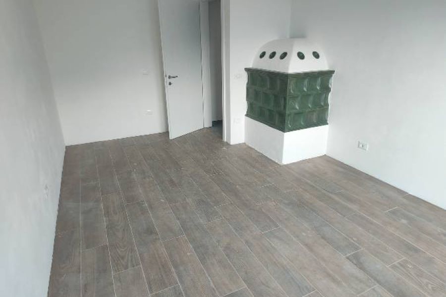 Nals 4 Zimmerwohnung kernsaniert,sehr sonnig, einzigartiges Panorama - Bild 4