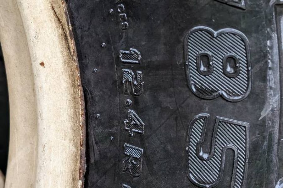 Verkaufe Traktorreifen mit Felgen 320/85 R24 - Bild 2