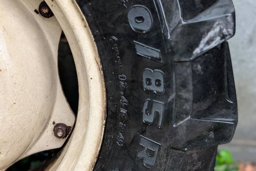 Verkaufe Traktorreifen mit Felgen 320/85 R24 - Bild 3