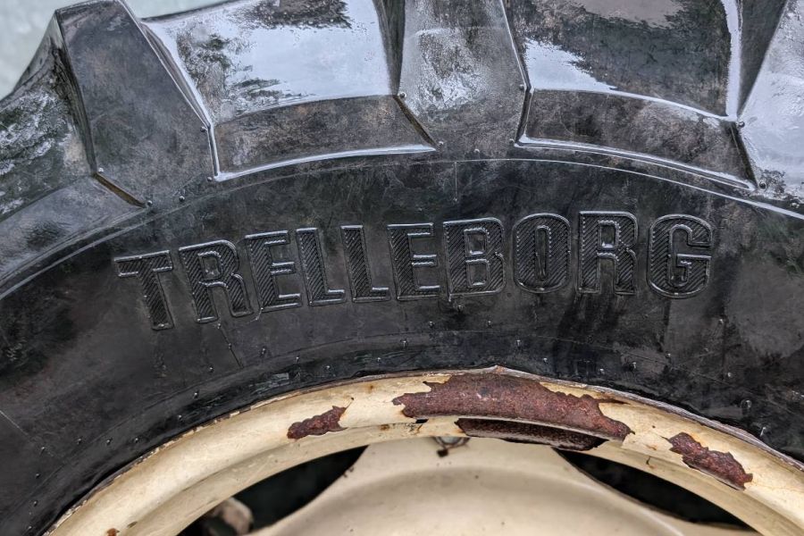 Verkaufe Traktorreifen mit Felgen 320/85 R24 - Bild 4