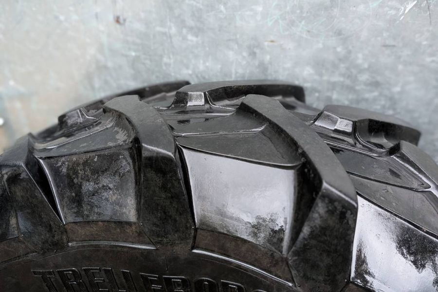Verkaufe Traktorreifen mit Felgen 320/85 R24 - Bild 5