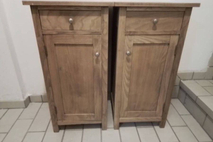 Zwei alte gepflegte Nachtkästchen - Bild 1