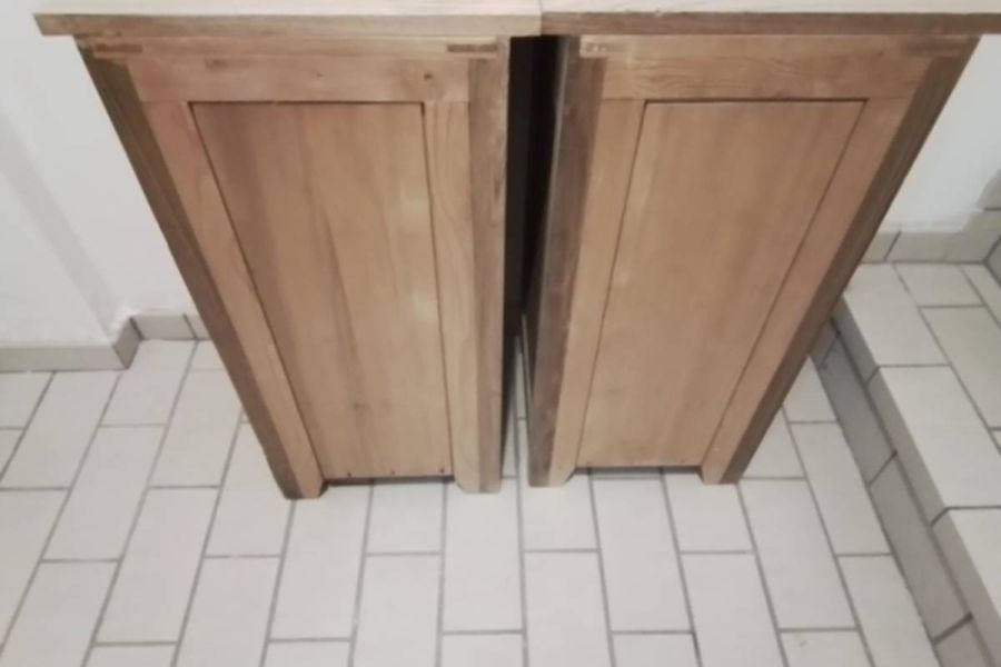 Zwei alte gepflegte Nachtkästchen - Bild 4