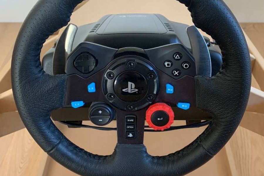 Rennsimulator mit Logitech Lenkrad+Pedale - Bild 2