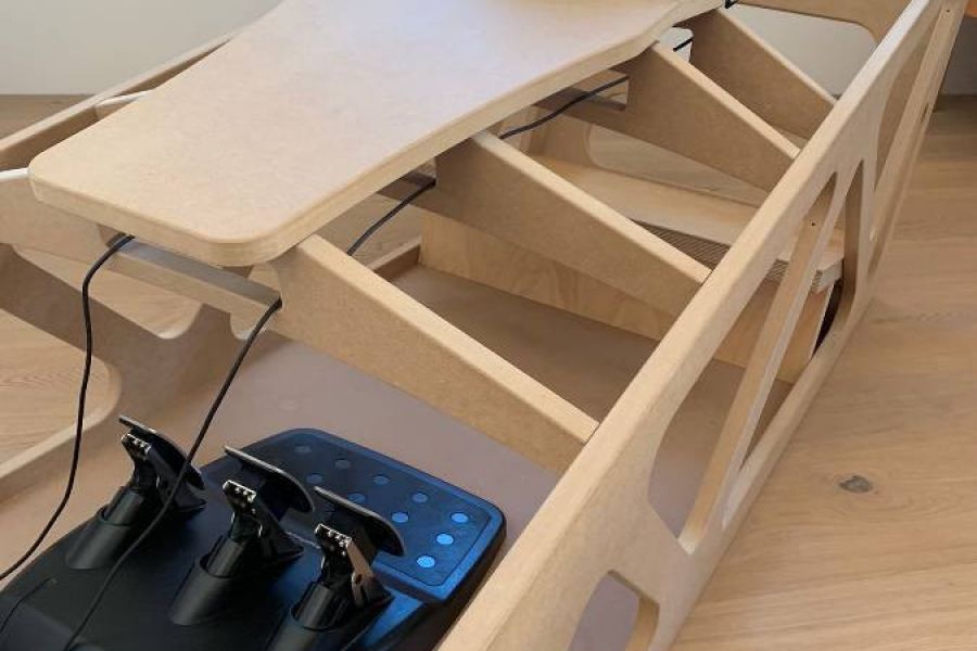 Rennsimulator mit Logitech Lenkrad+Pedale - Bild 4