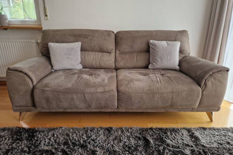 Elegantes Sofa mit Pouf in ausgezeichnetem Zustand - Bild 4