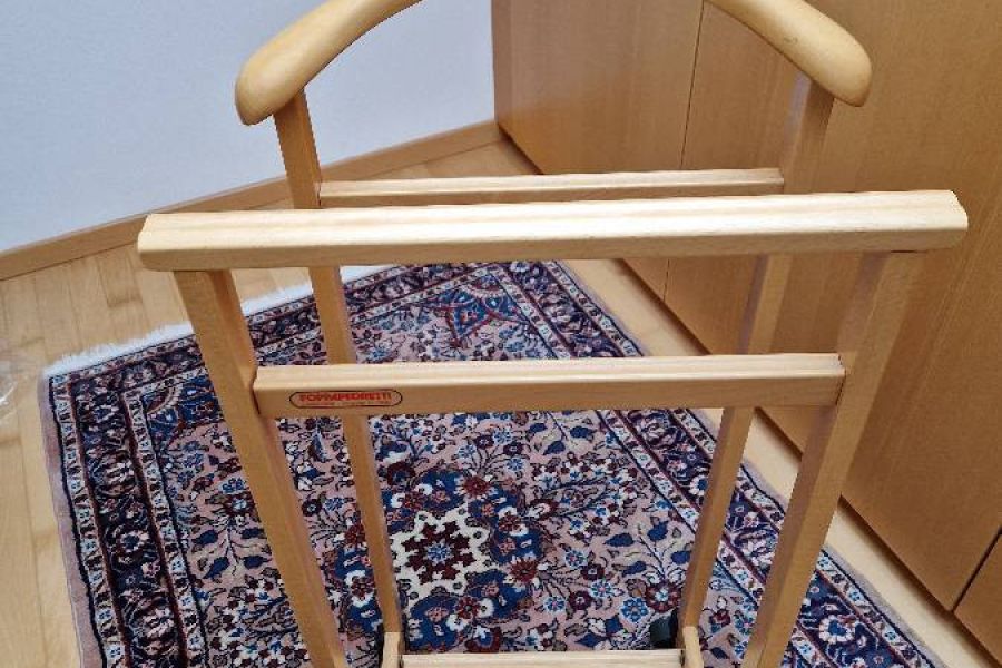 Stummer Diener aus Holz - Bild 1