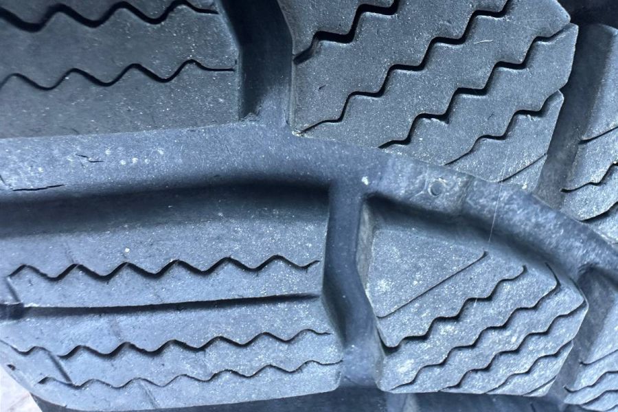 Verkaufe Winterreifen auf Felgen - Mazda - Bild 4