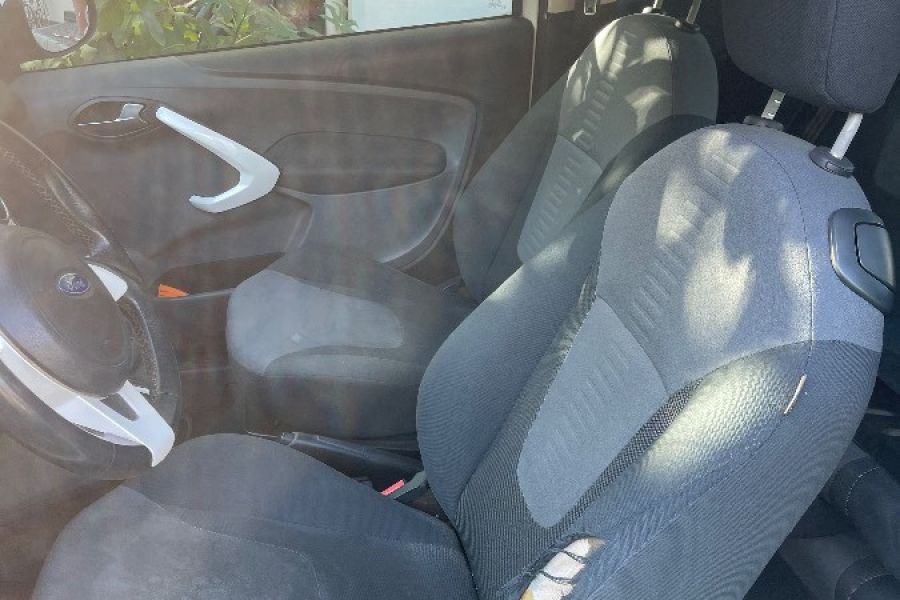 Ford Ka inkl. Sommer & Winterreifen - top für Führerscheinneulinge - Bild 3