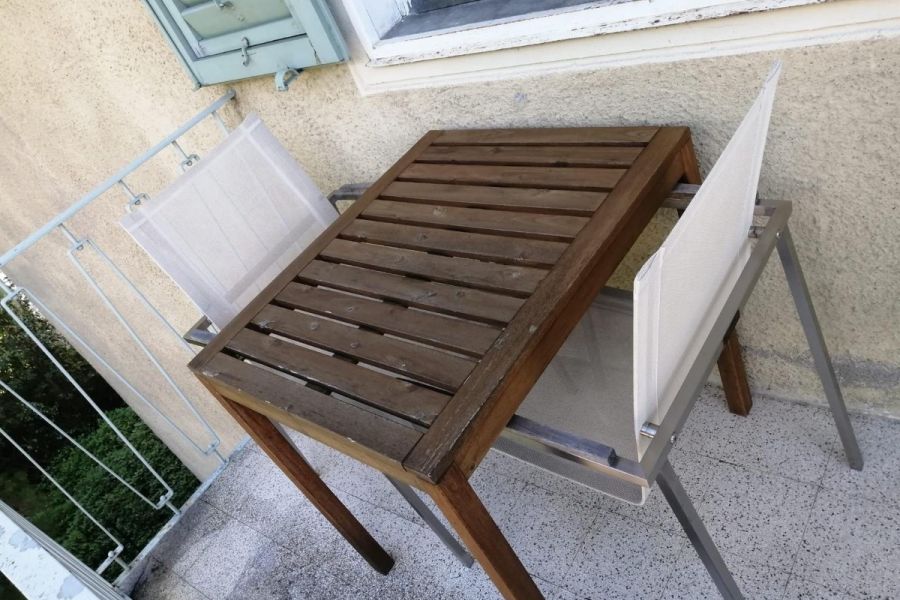 Kleiner Tisch für Außenbereich billig abzugeben - Bild 2
