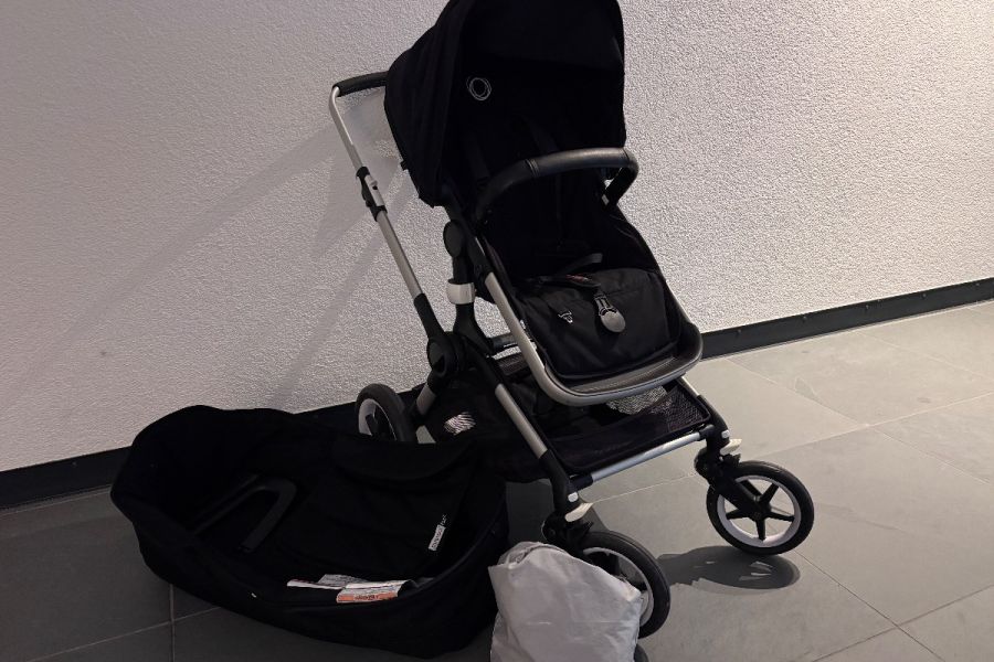 Kinderwagen Bugaboo Fox2 in Schwarz (Modell 2021) - Bild 1