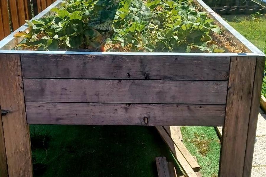 Neuwertiges Hochbeet - Bild 3