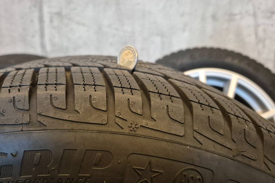 Winterreifen 17 Zoll Komplettsatz Alu BMW Goodyear - Bild 4