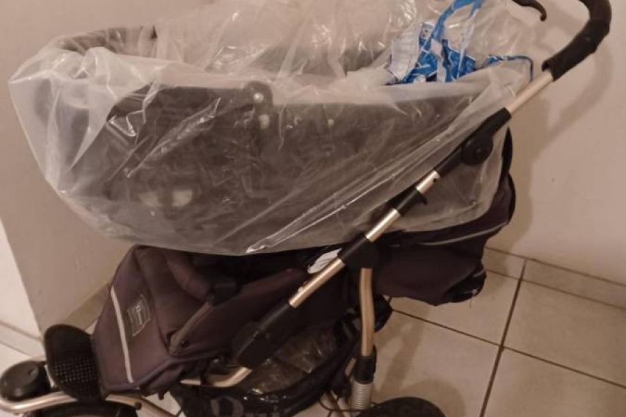 Verkaufe im Auftrag neuen Kinderwagen / Vendo per conto terzi passeggi - Bild 3