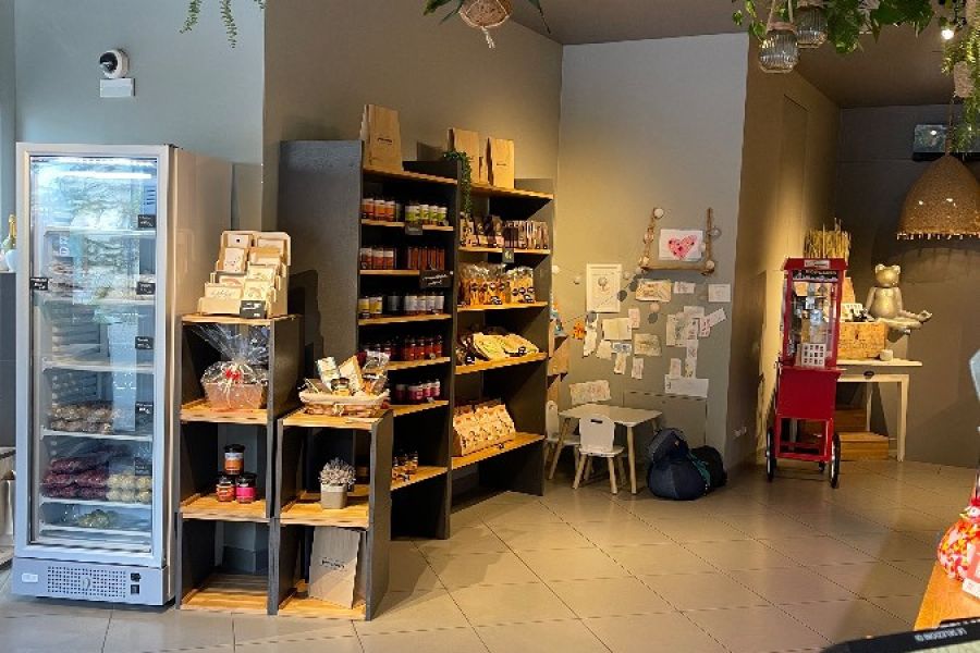 Komplette Geschäftseinrichtung Verkauf und Küche zu verkaufen! - Bild 2